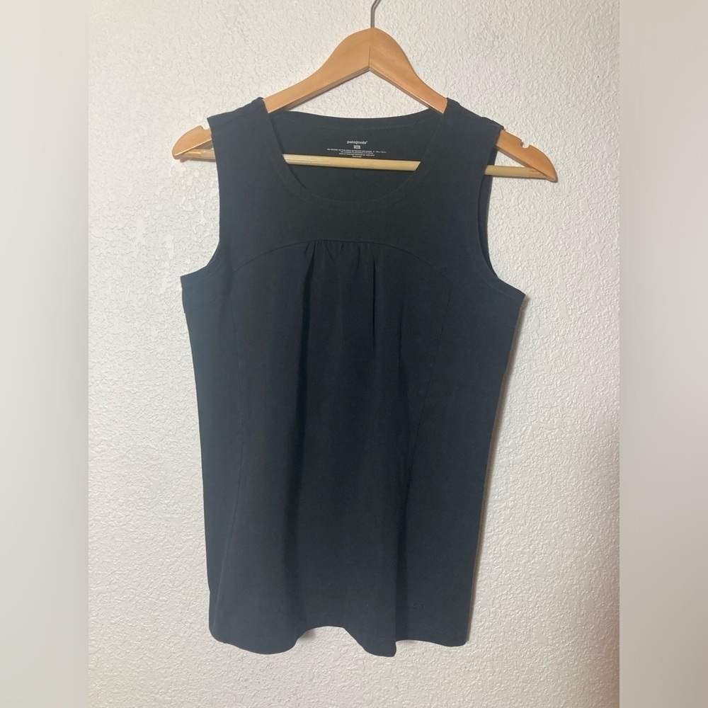Patagonia black tank top Women’s size Medium